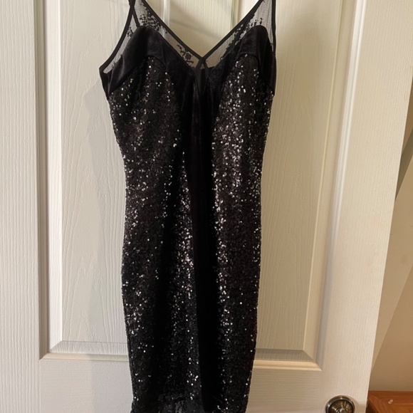 Little black dress! - Picture 2 of 3